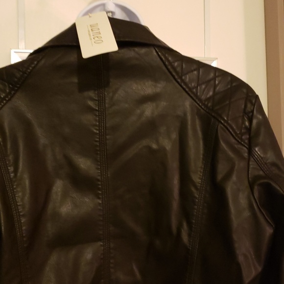Jacket - Picture 6 of 6